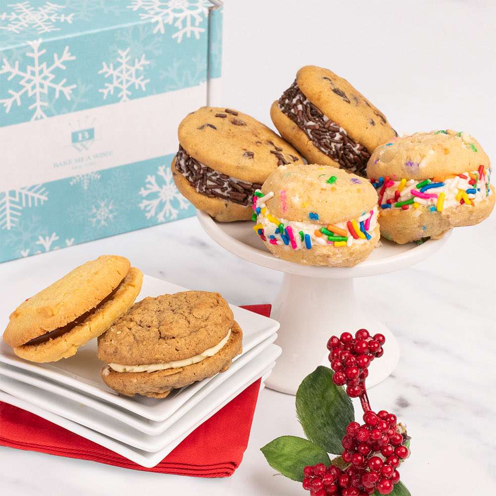 Holiday Grand Gourmet Sandwich Cookies 6 Count Close-up